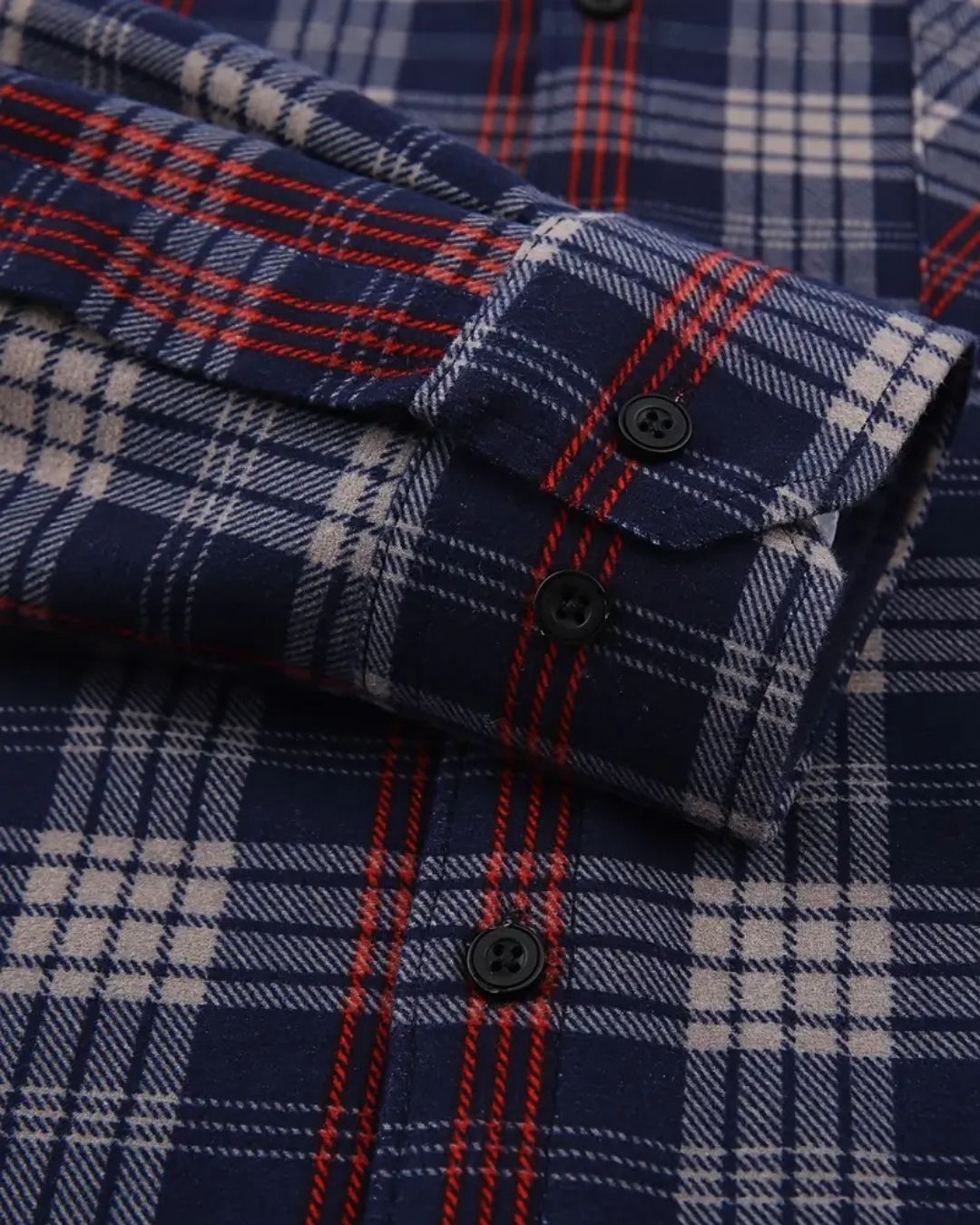 Cozy Plaid Flannel Shirt – Fleece-Lined Long Sleeve Button-Up